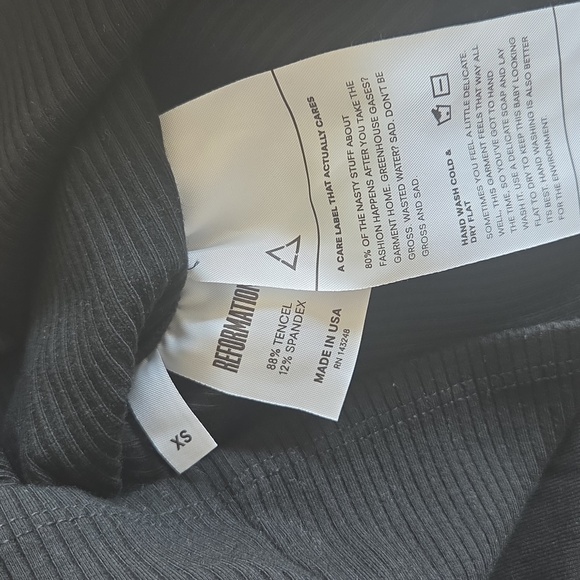 Reformation Black Off-Shoulder Buttoned Top XS - Picture 4 of 5